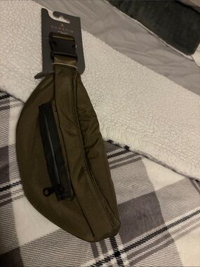 Danskin Olive Green Belt Bag with Black Zipper